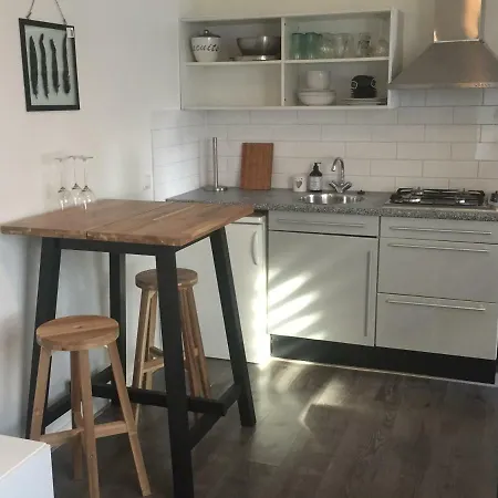 게스트하우스 Gardenhouse Katwijk 카트베이크안제이